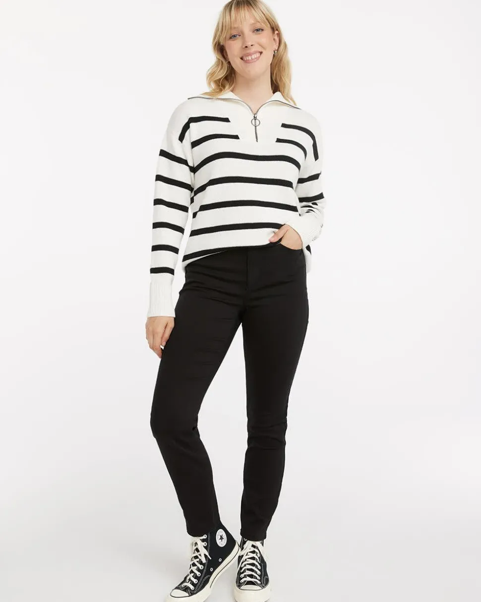 High-Rise Black Jean with Skinny Leg - The Signature (R)