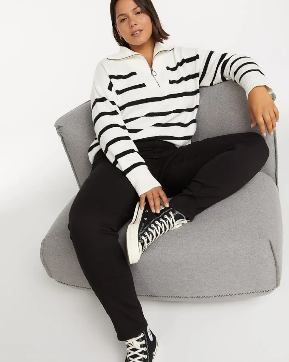 High-Rise Black Jean with Skinny Leg - The Signature (R)