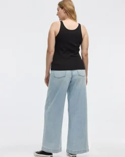 Scoop-Neck Tank Top - R Essentials