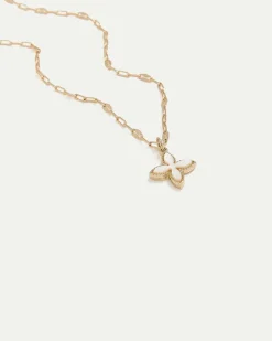 Short Necklace with Mother-of-Pearl Flower Pendant