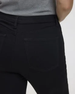 Skinny-Leg High-Rise Jean - The Signature (R) - Curvy Fit