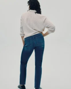 Straight-Leg Mid-Rise Jean - The Comfort