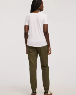 V-Neck T-Shirt - R Essentials