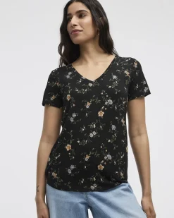 V-Neck T-Shirt - R Essentials