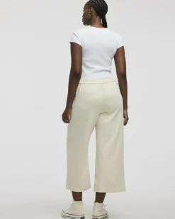 Wide-Leg Cropped Jean